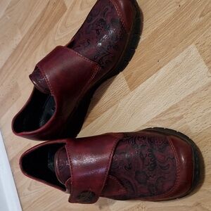 Rieker loafers red with black printed accents